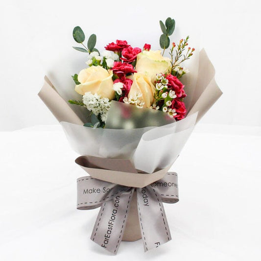 Lovely Blooms (Petite Rose Bouquet)